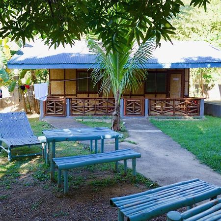 Fat Monkey Hostel Coron Exterior foto