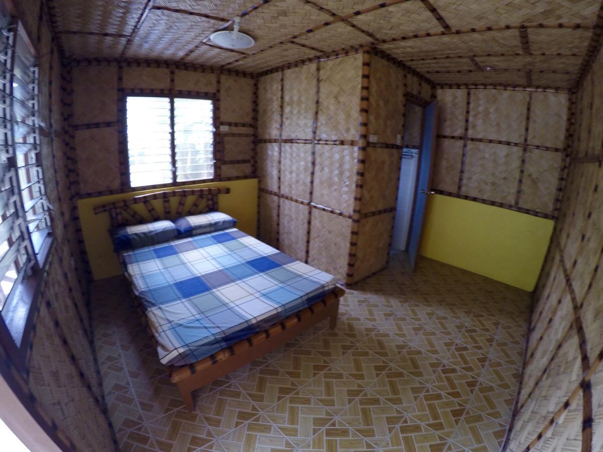 Fat Monkey Hostel Coron Exterior foto