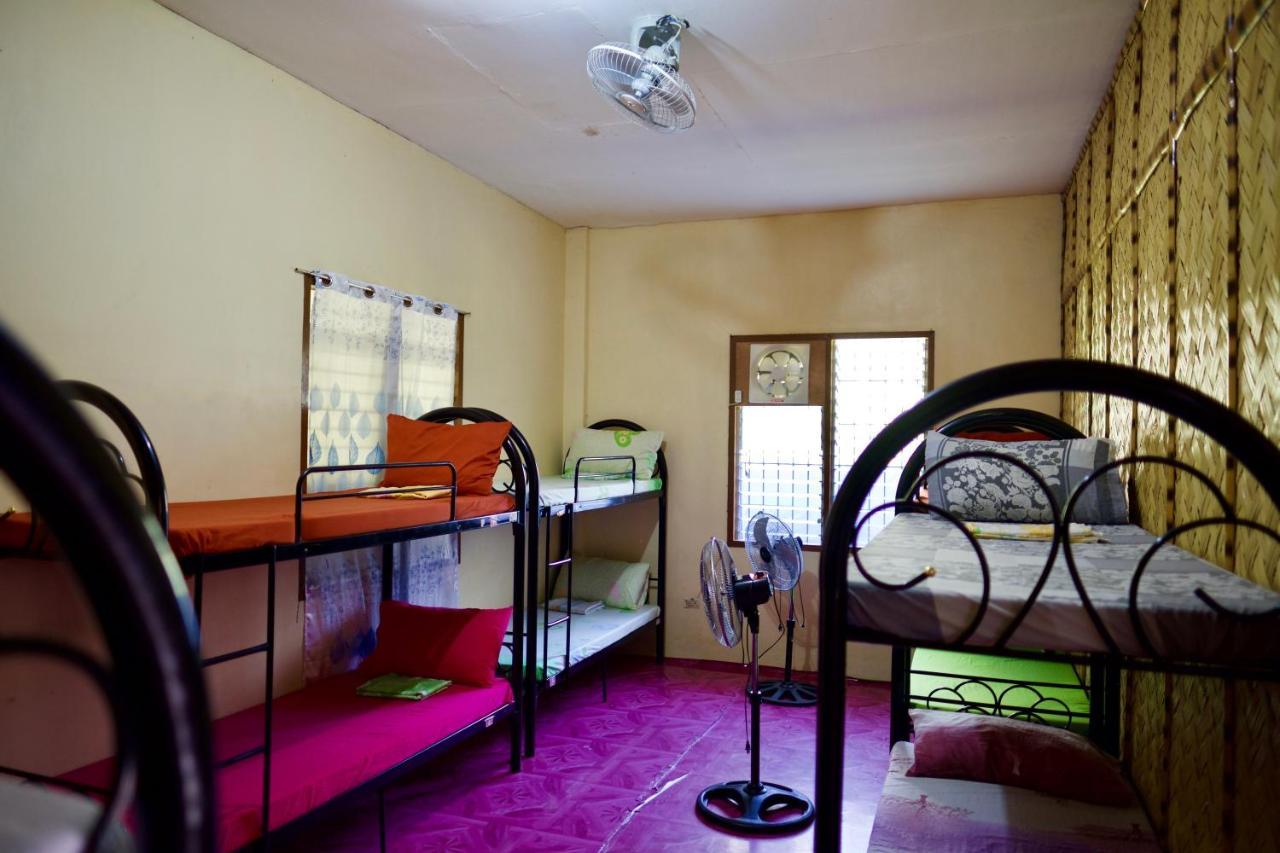 Fat Monkey Hostel Coron Exterior foto