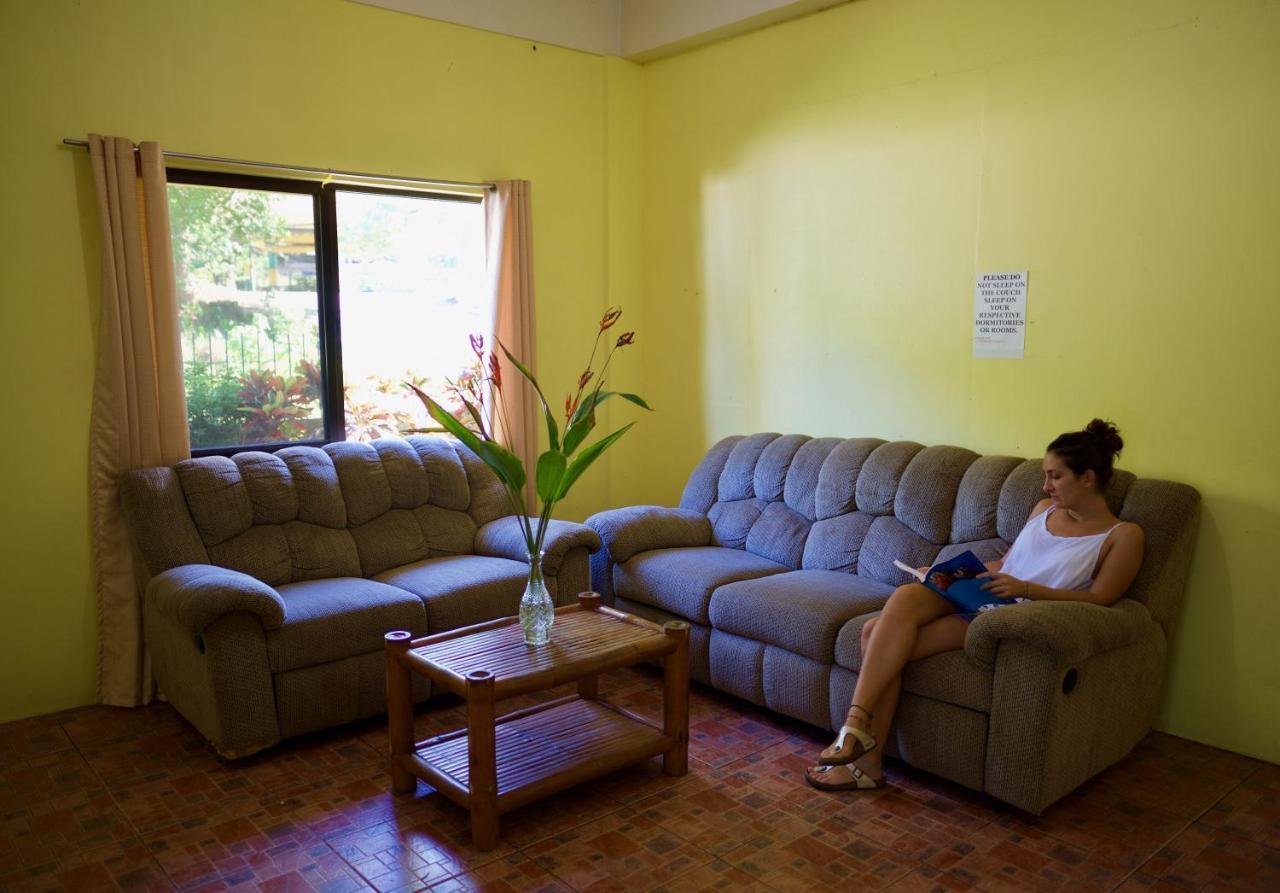 Fat Monkey Hostel Coron Exterior foto